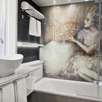 Bathroom - Renaissance Wien Hotel